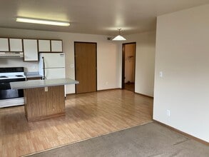 Building Photo - 1170 Dodds Dr