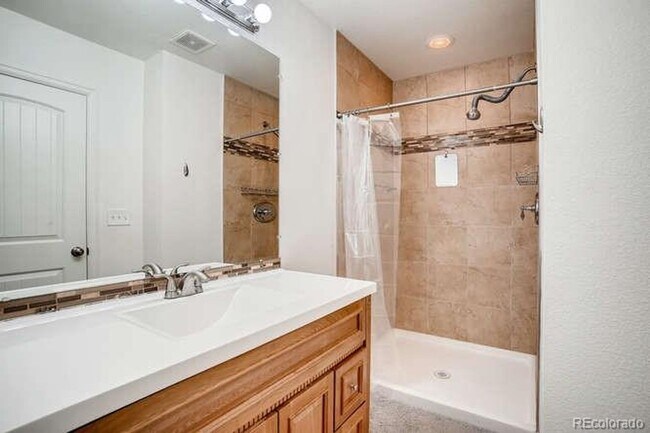 Building Photo - Updated Contemporary Designed Home! Great ...