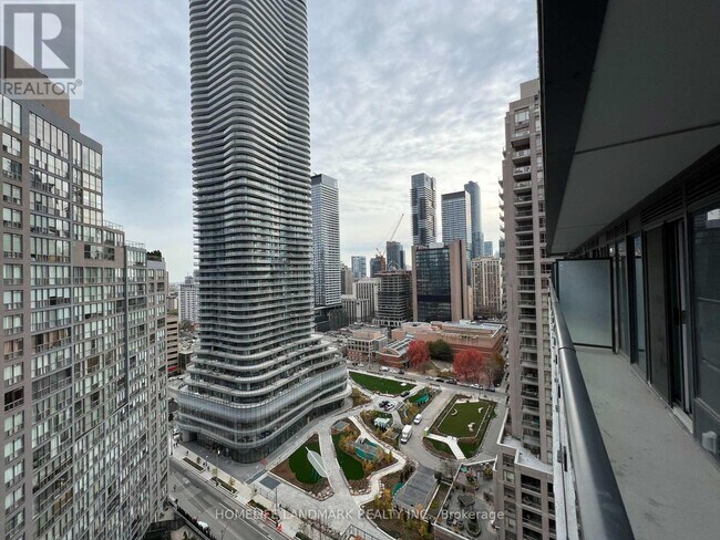 Photo du bâtiment - 955 Bay St.