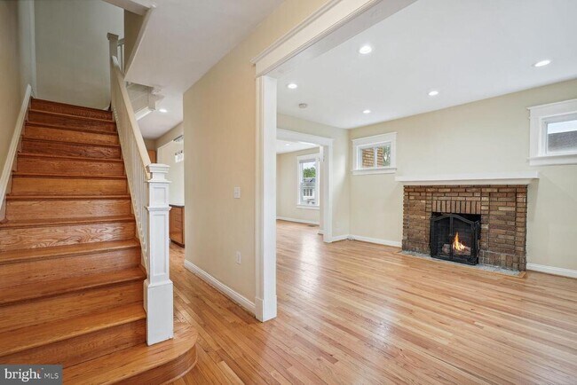 Building Photo - 4528 4th St NW