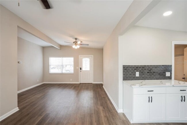 Foto del edificio - 8716 78th Pl