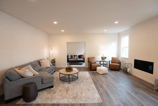 Foto del edificio - 2319 Lonnie Ln