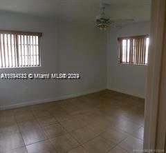 Foto del edificio - 451 NE 207th Ln