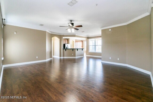 Foto del edificio - 4480 Deerwood Lake Pkwy