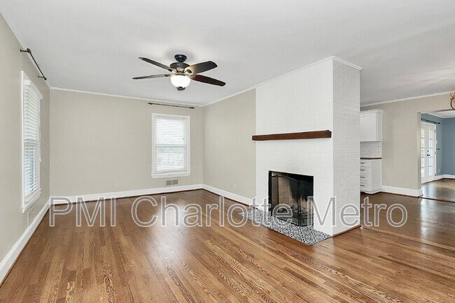 Building Photo - 5933 Wedgewood Dr
