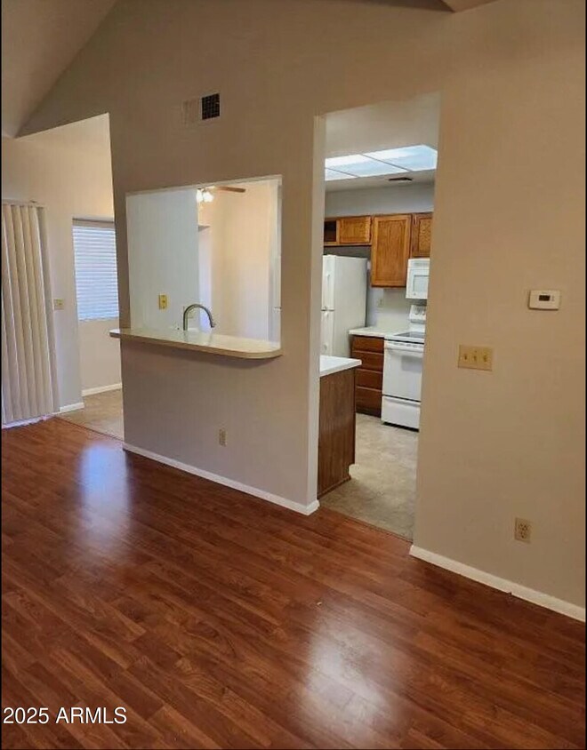 Primary Photo - 930 N Mesa Dr