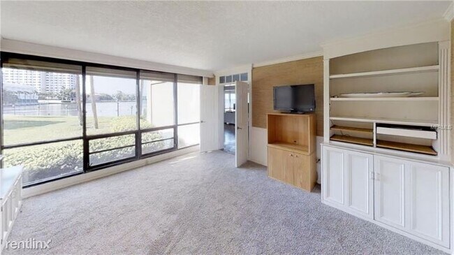 Foto del edificio - 5020 Bayshore Blvd