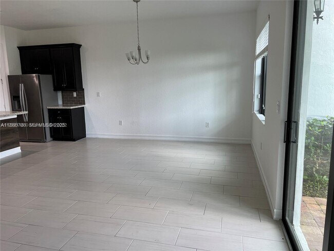 Building Photo - 11539 SW 13th Dr