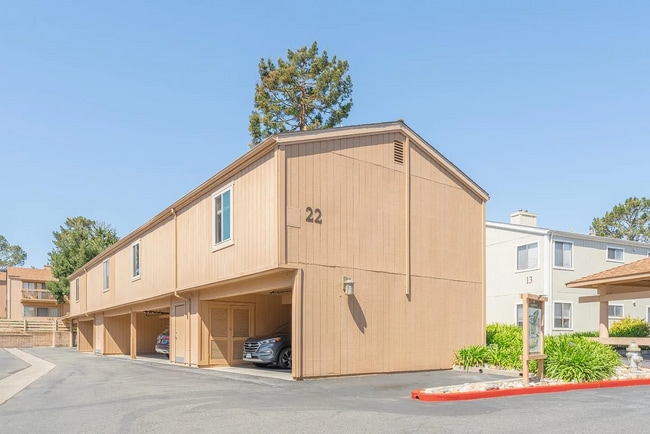 Building Photo - This fully furnished 1bedroom, 1bath was r...