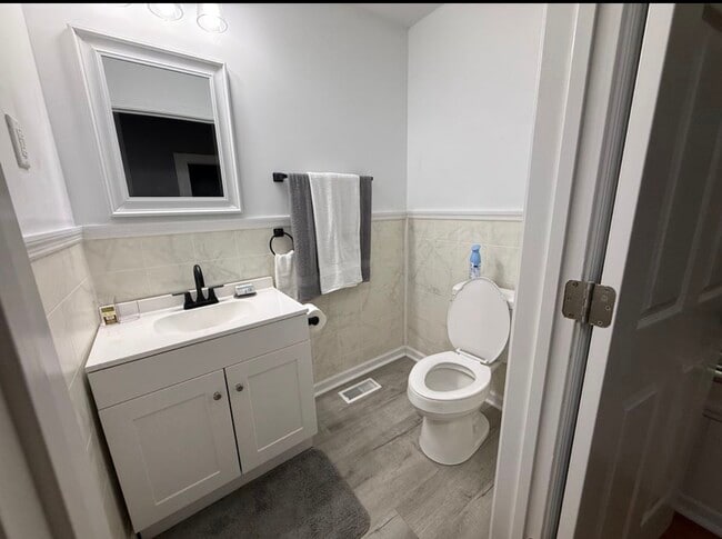 Building Photo - 2015 Old Edisto Dr