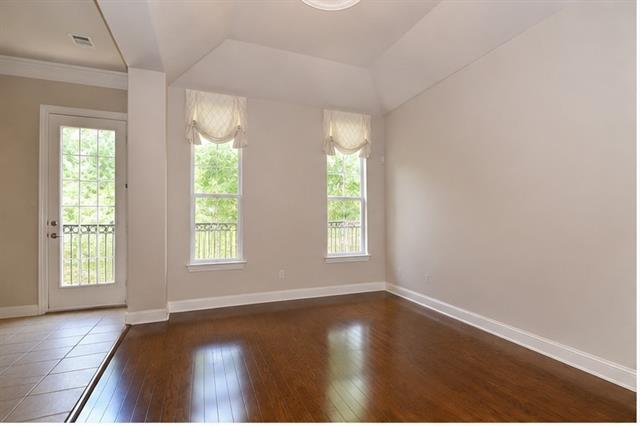 Foto del edificio - 5823 Lewis St