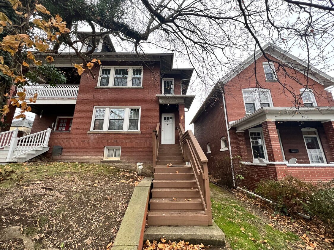 418420 Ridgeway St Unit Apt. 3, Greensburg, PA 15601 Room for Rent