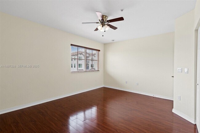 Foto del edificio - 12421 SW 50th Ct