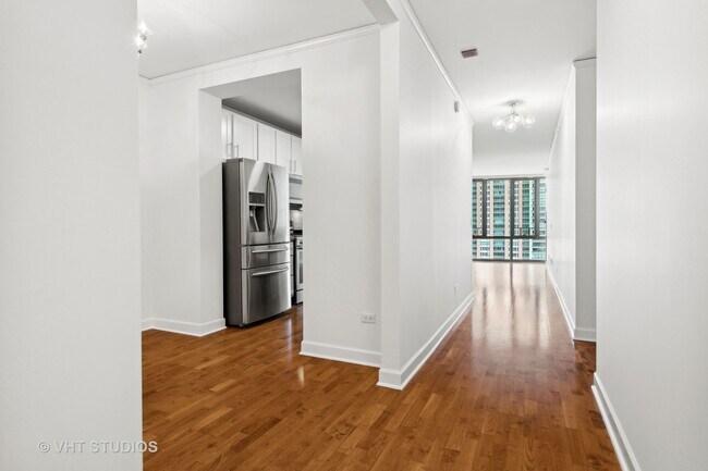 Foto del edificio - 450 E Waterside Dr