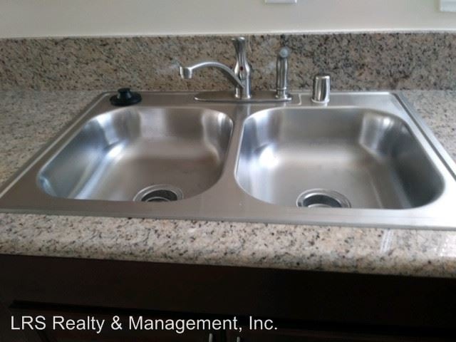 Foto del edificio - 3 br, 1 bath House - 927 W Arbutus St