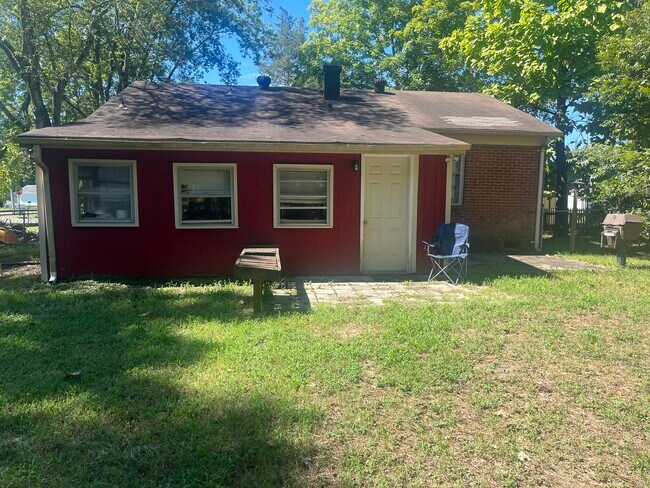 Building Photo - 104 Eden Cir