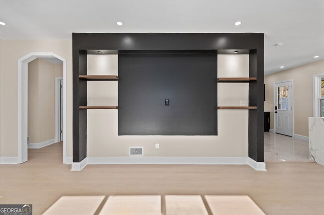 Foto del edificio - 1766 Flintwood Dr SE