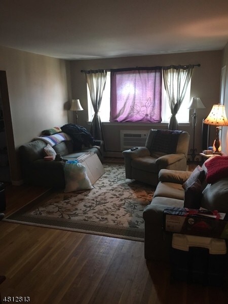 Foto del edificio - 741 Bloomfield Ave