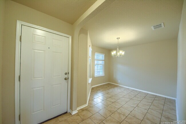 Photo - SPACIOUS 4-BEDROOM OFFERING 50% OFF FIRST ... Apartment