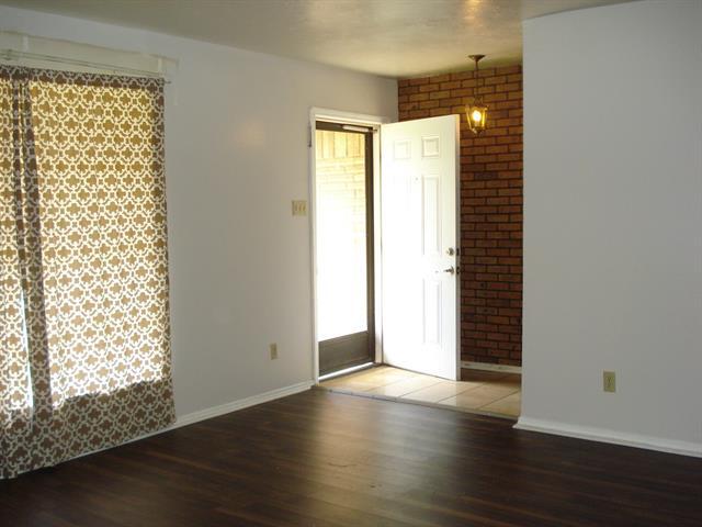 Building Photo - 705 W Pentagon Pkwy