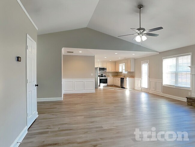 Foto del edificio - 1916 Roxey Ln