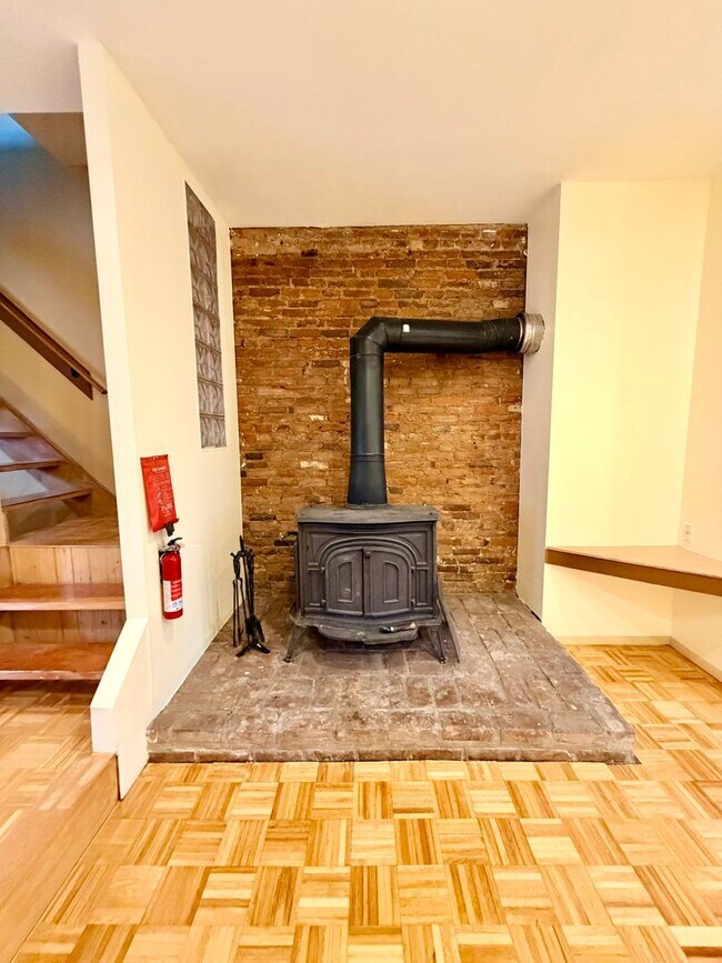 Foto del edificio - 3 bed 2.5 bath in Port Richmond with Garag...