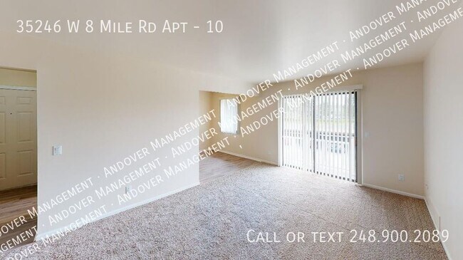 Foto del edificio - Garden Court Manor 1 Bedroom Renovated