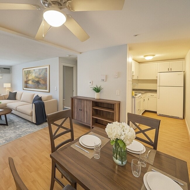 Building Photo - 44 Leonard Rd