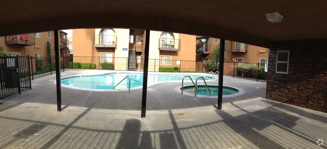 Piscina - Tuscany Ridge Apartments