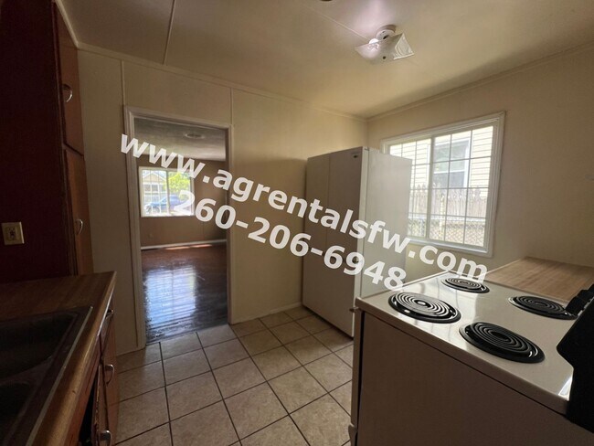 Building Photo - 3 Bedroom House- Section 8 ok!