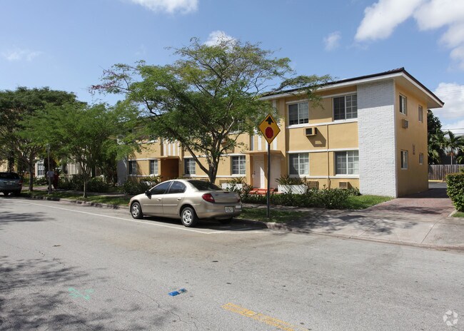 Foto del edificio - 1300 Salzedo St