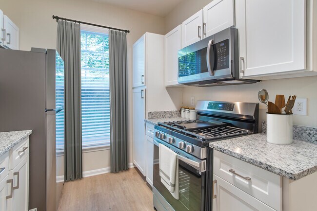 Building Photo - Avalon at Traville