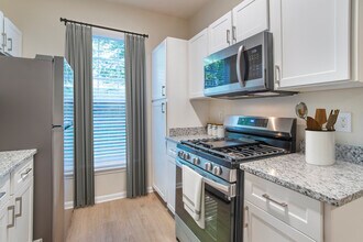 Building Photo - Avalon at Traville