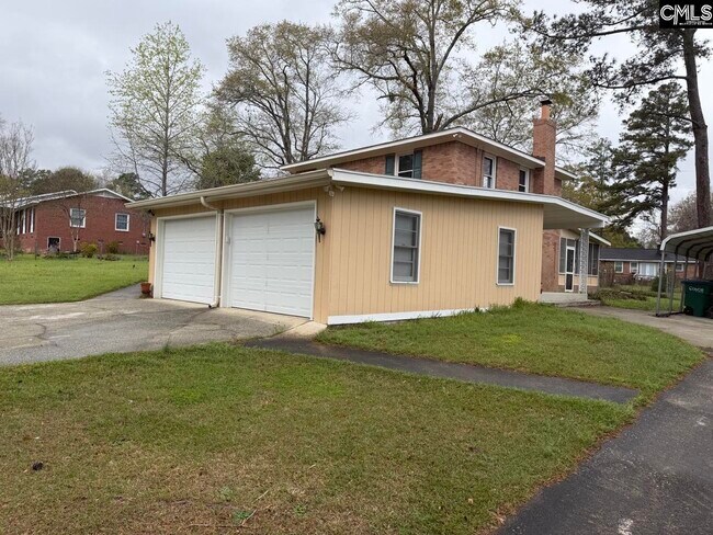 Building Photo - 511 Shady Ln