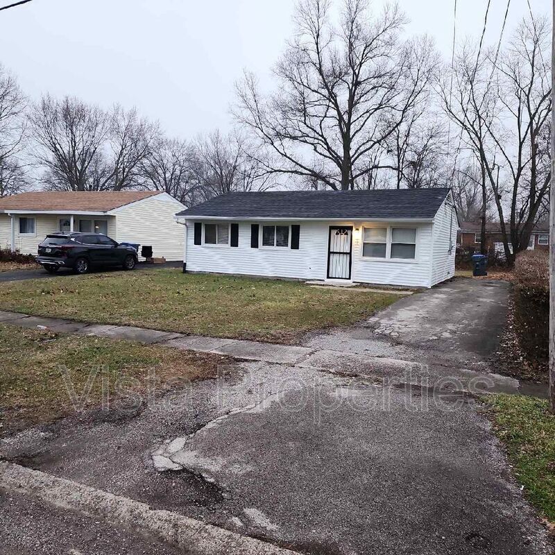 Primary Photo - 5019 Yew Ln