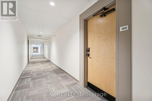 Building Photo - 121 Mary St