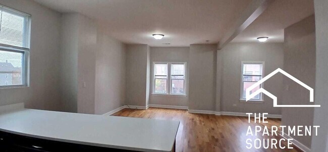 Foto del edificio - 3614 W McLean Ave