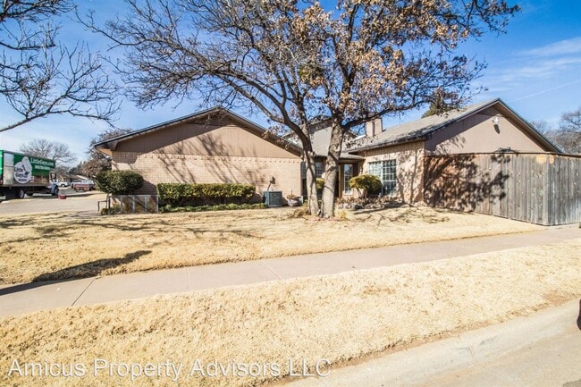 Building Photo - 2 br, 2 bath House - 5520 93rd Street