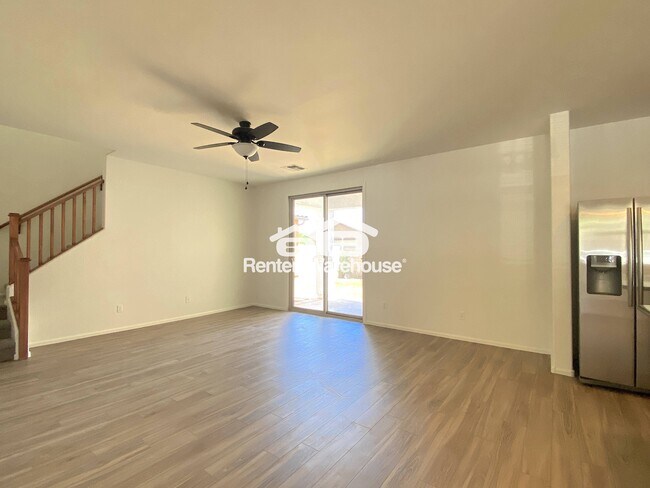 Foto del edificio - 4149 E Devon Dr