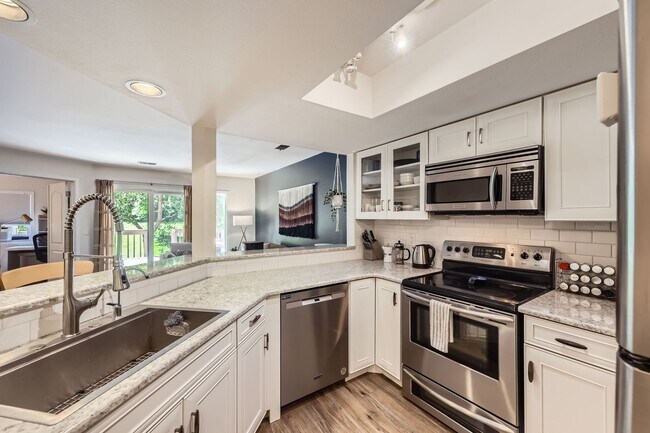 Foto del edificio - Nature Meets the City: Spacious & Elegant 1-BDR