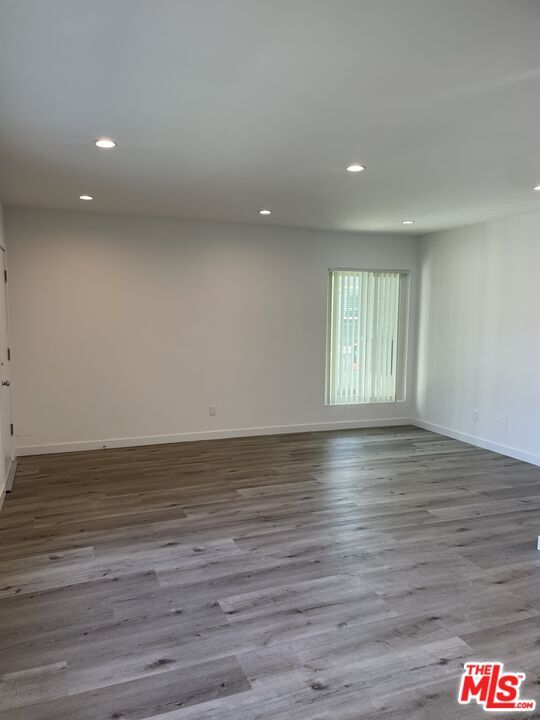 Foto del edificio - 2225 Burnside Ave