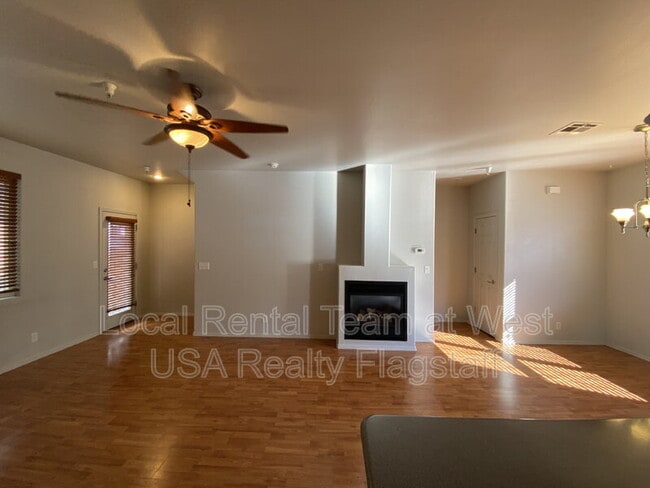 Building Photo - 2382 W Cripple Creek Dr