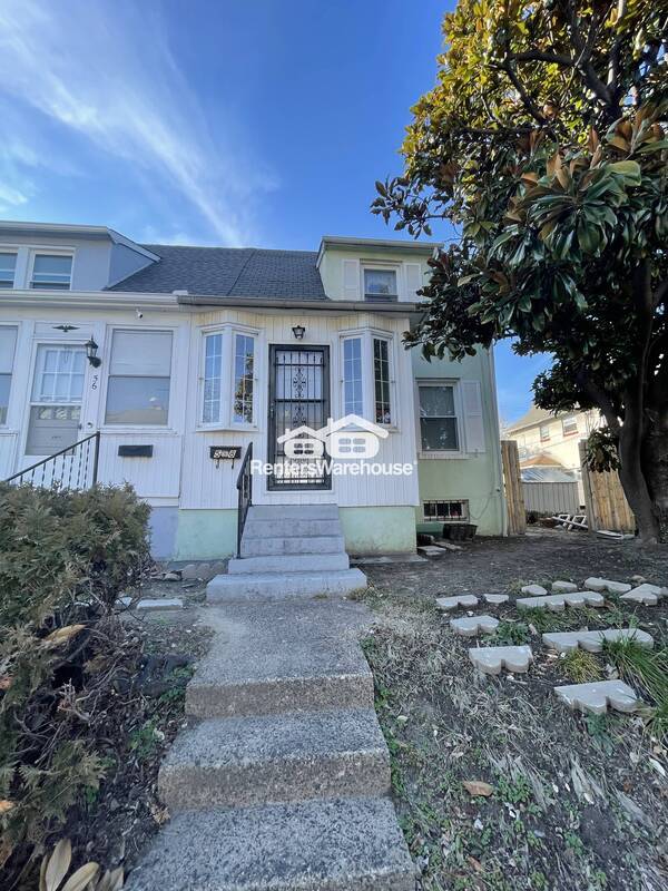 Primary Photo - 58 Kinship Rd
