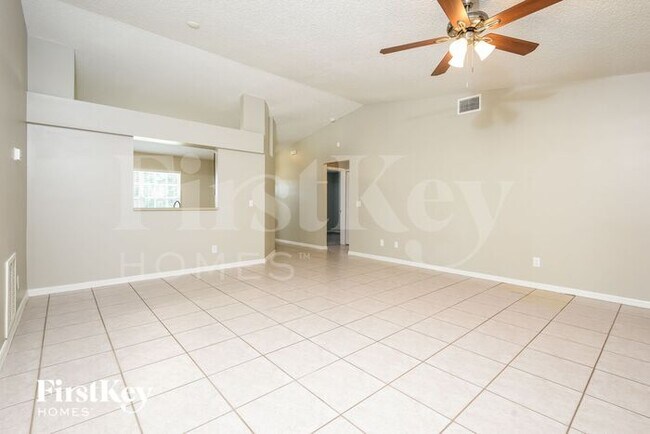 Foto del edificio - 6363 Brack St
