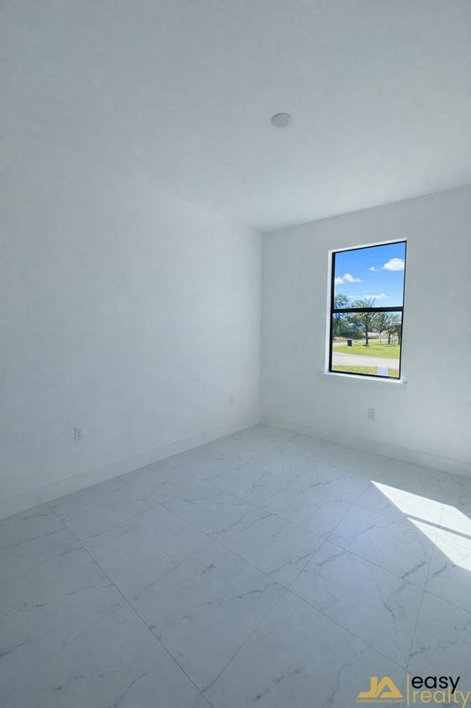 Foto del edificio - 1047 Jaguar Blvd