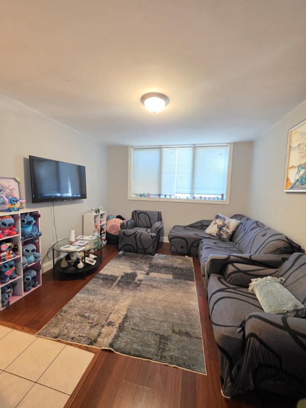 Foto principal - 4900 Knox Ave N