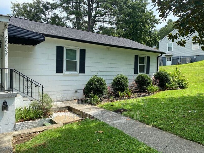 Building Photo - 4833 Appian Way