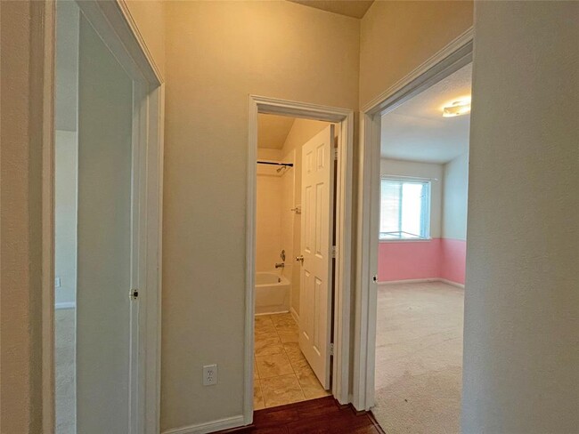 Building Photo - 3215 Painted Meadow Cir