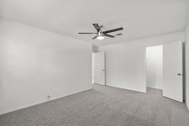 Building Photo - 2102 Silver Moon Trail