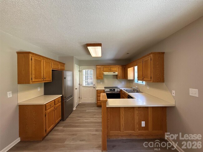 Building Photo - 3211 Karen Ln